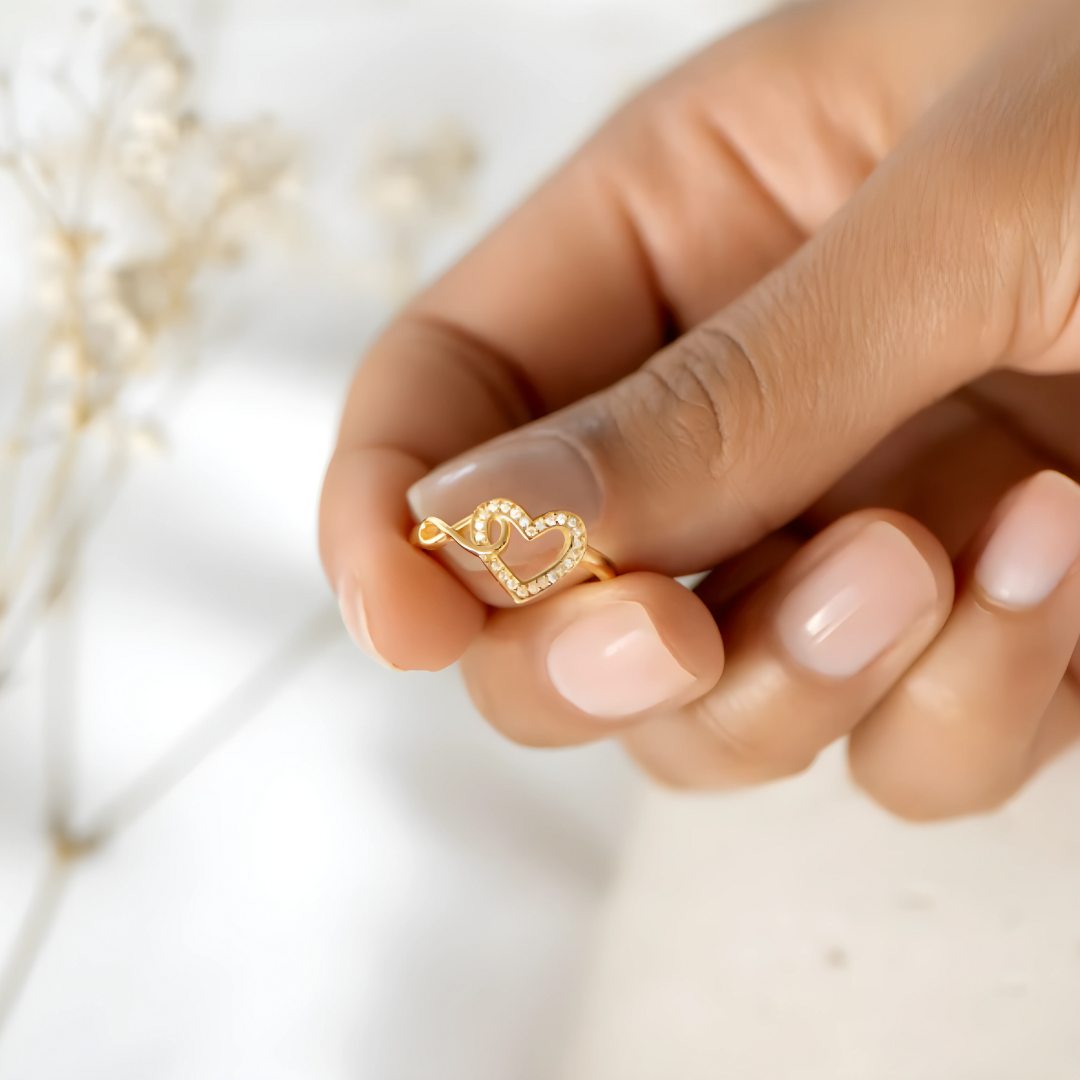 Pierścionek z Motywem Nieskończonego Serca