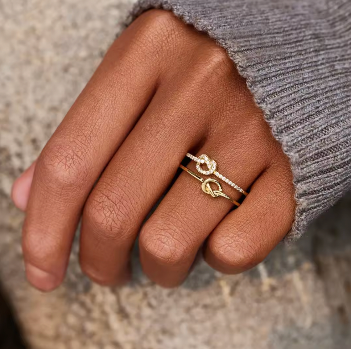 Pierścień Miłości - Symbol Przeplatania i Zaangażowania