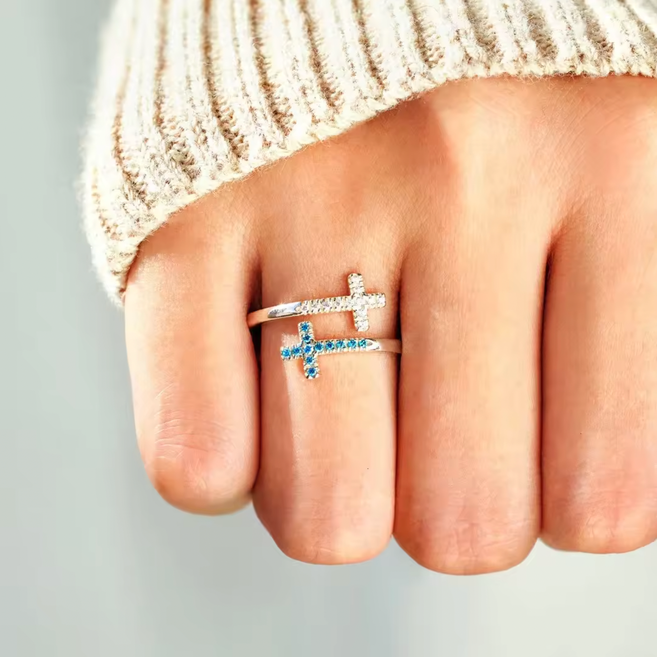 Pierścień z Napisem 'Bóg Ma Kontrolę'